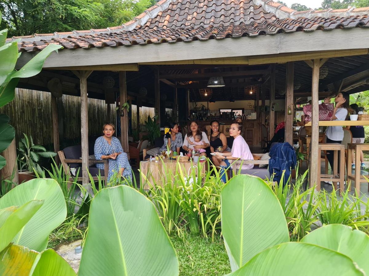 Villa Kayu ยอกยาการ์ตา ภายนอก รูปภาพ