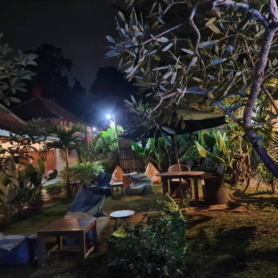 Villa Kayu ยอกยาการ์ตา ภายนอก รูปภาพ
