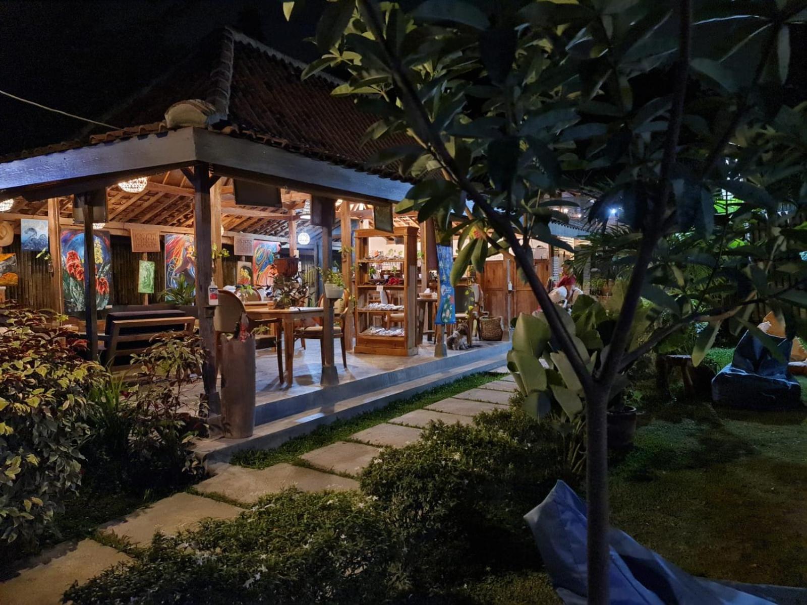 Villa Kayu ยอกยาการ์ตา ภายนอก รูปภาพ